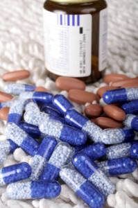 drugs 1442720 199x300 W jaki sposób działają leki przeciwdepresyjne i przeciwlękowe?